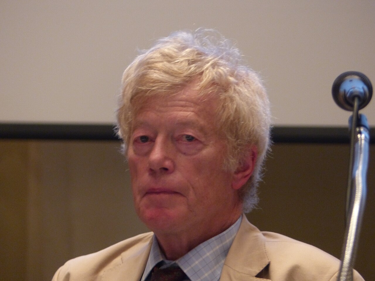Roger Scruton speaking at a lecture in Budapest in 2016